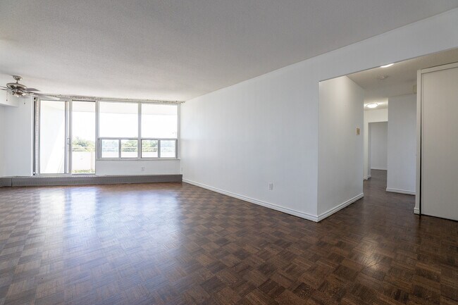 Photo - 60 Pavane Linkway