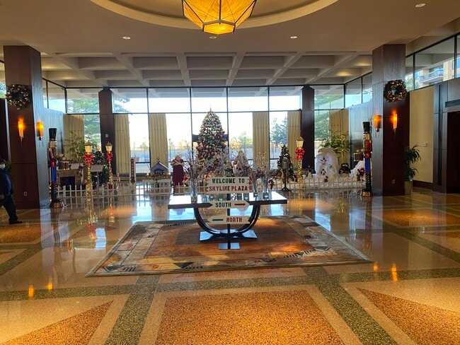 Lobby - 3701 S George Mason Dr Unit 2010N