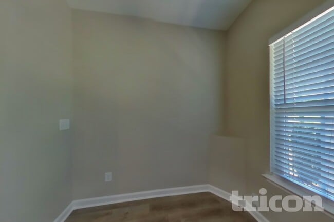 Photo - 324 Kinsale Dr