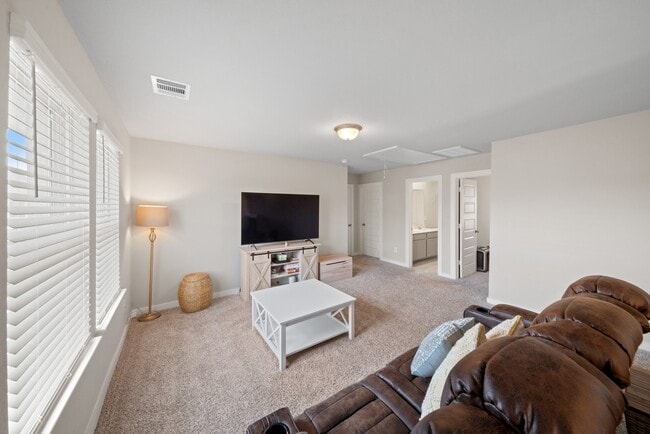 Photo - 17466 Buckeye Br