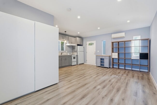 Photo - 5862 Beck Ave