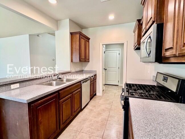 Photo - 124 N Division St