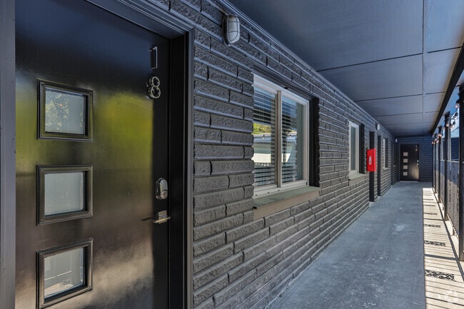 Photo - Crescent Apartments