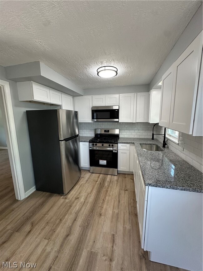 Photo - 18413 Waterbury Ave