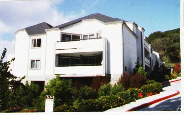 Deer Park Apartments - Deer Park Apartments