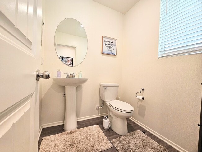 Photo - Beautiful Condo In a Nice Neighborhood 2 car garage