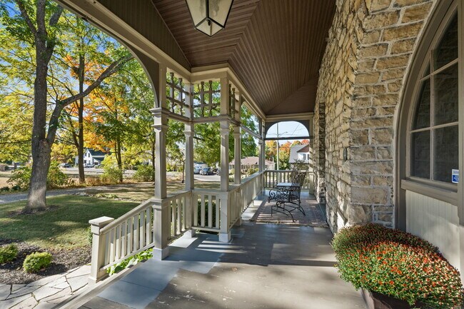 Photo - 161 Union St N