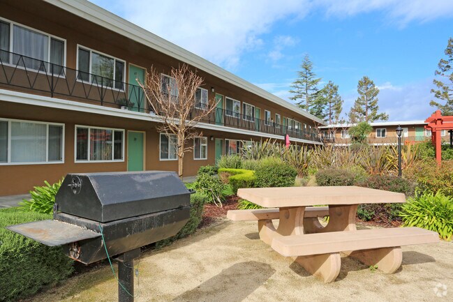 Photo - Redwoods Apartments