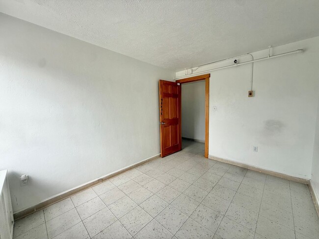 Photo - 312 W State St Unit 4