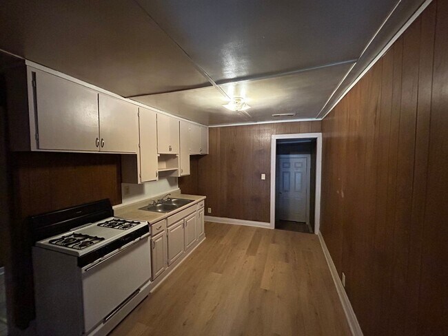 Photo - 610-612 Sherman St