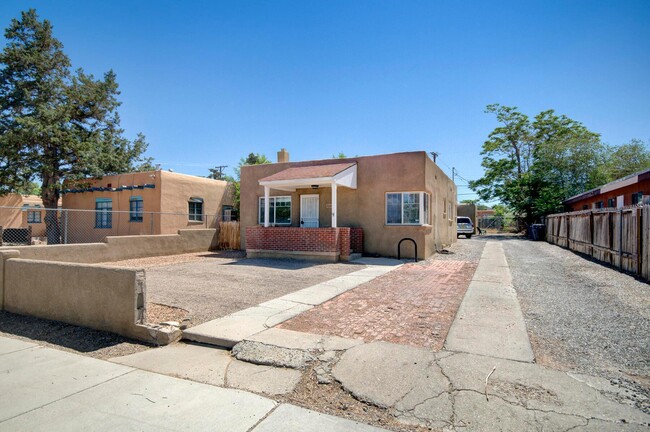 Building Photo - 306 Stanford Dr SE Rental