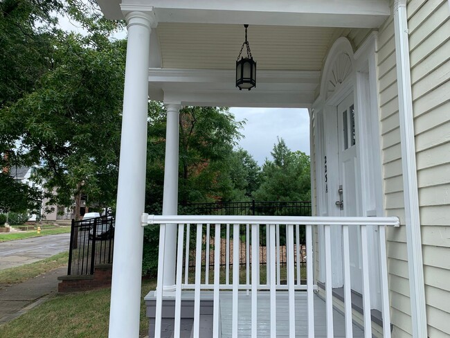 Photo - 223 E 9th St Unit 223 E 9th St. (Downstairs)