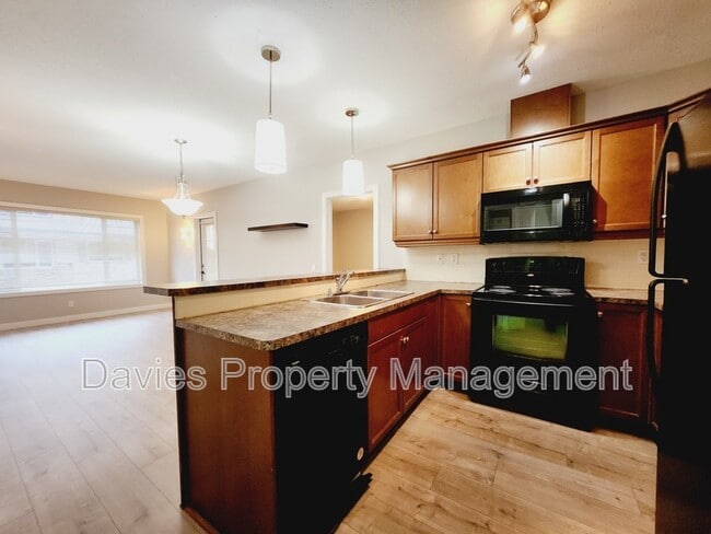 Photo - 2565 Hanna Crescent NW