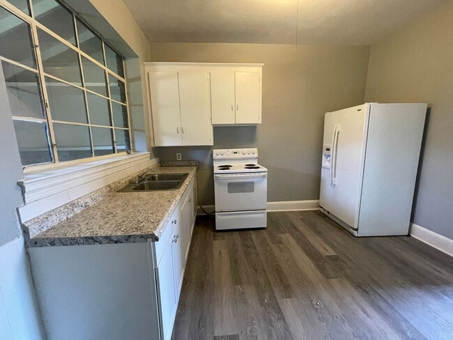 2715 Watson Dr