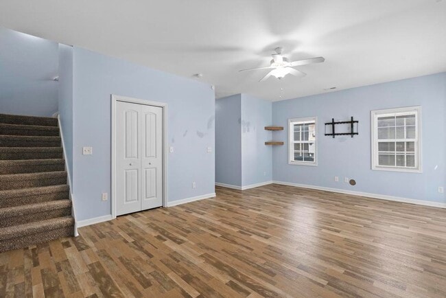 Photo - 123A James Ave