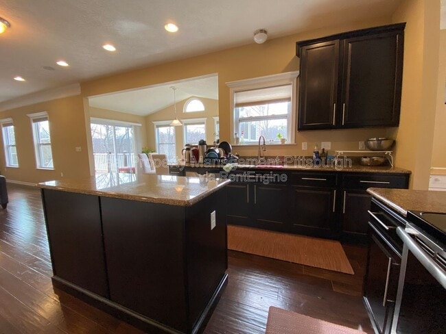 Photo - 449 Beech Dr