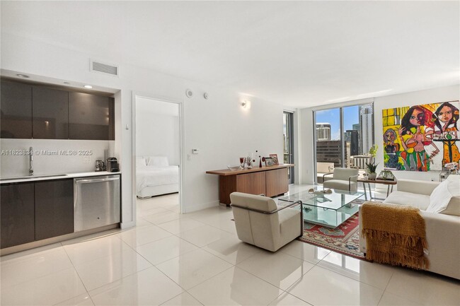 Building Photo - 31 SE 6th St Unit 1707 Rental