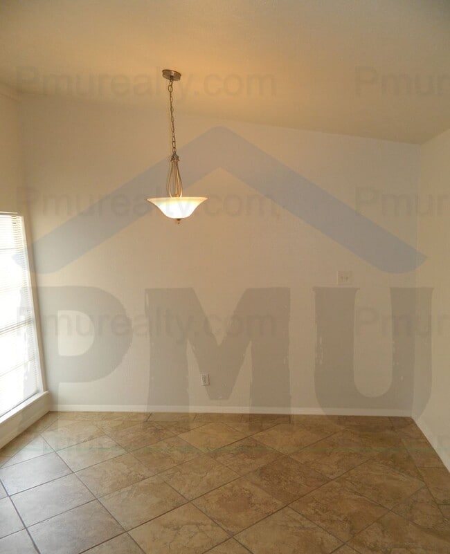 Photo - AVAILABLE NOW!!! Very Nice 3 Bedroom Dalla...