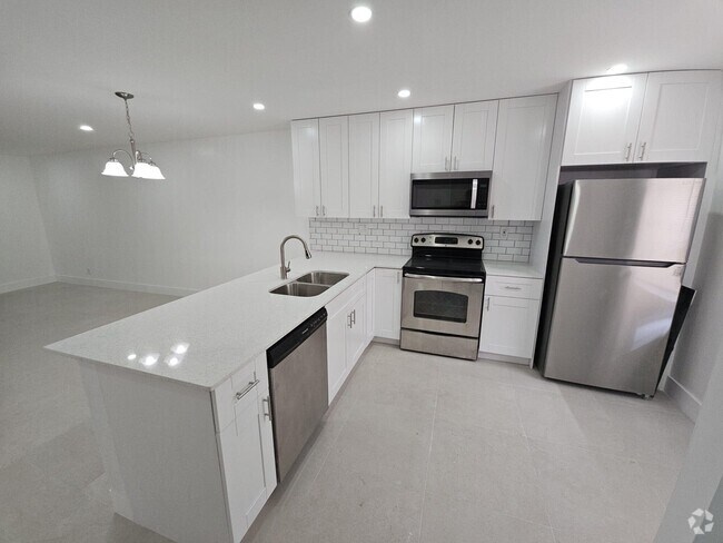 Building Photo - 9338 SW 3rd St Unit 505 Rental