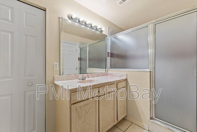 Building Photo - 5039 Sunridge Palms Dr Unit 204