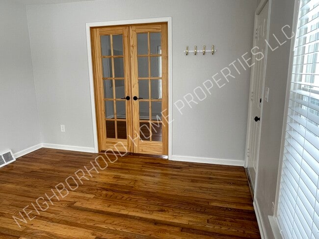 Photo - 2450 Gerald Ave