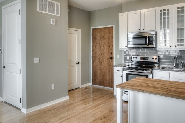 Photo - The Barker — Downtown Omaha at Your Doorstep