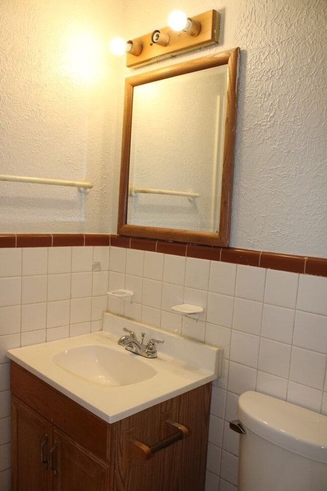 Photo - 2 Bed, Tinker Close & Garage!