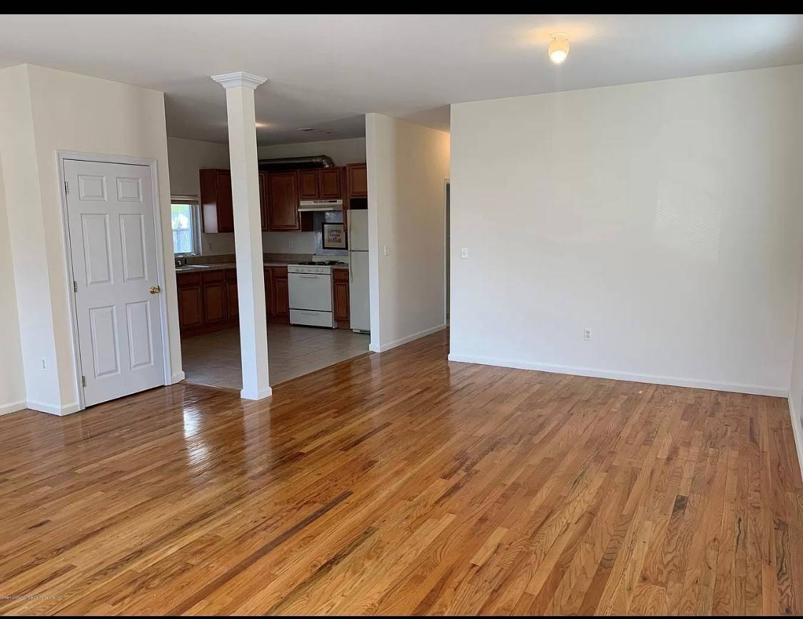 Photo - 15 Hunter Ave