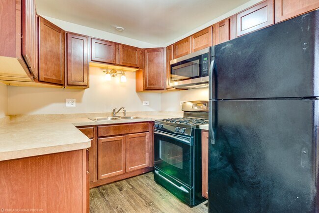 Photo - 8237 S Drexel Ave