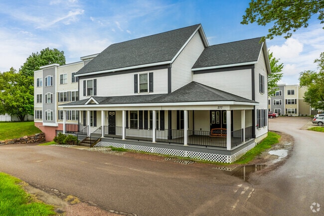 Primario - Residences at Great Cedars