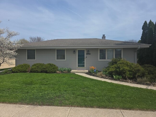 Photo - Updated 3 bedroom Racine ranch