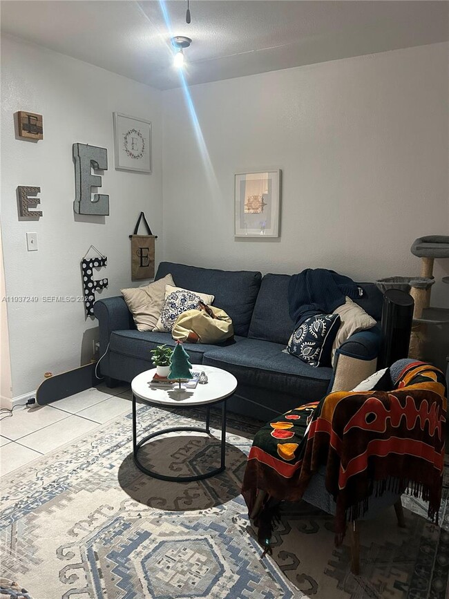 Photo - 1045 N Andrews Ave Unit 4