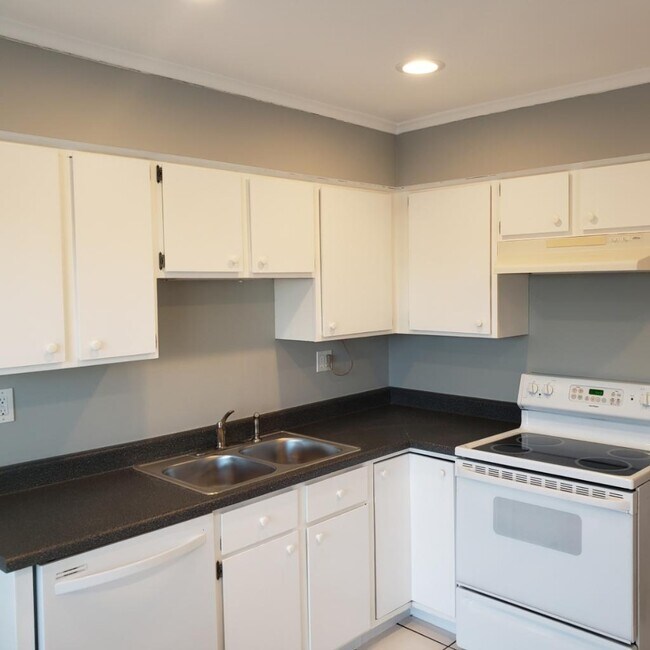 Photo - 9315 Hamilton Ct Unit F
