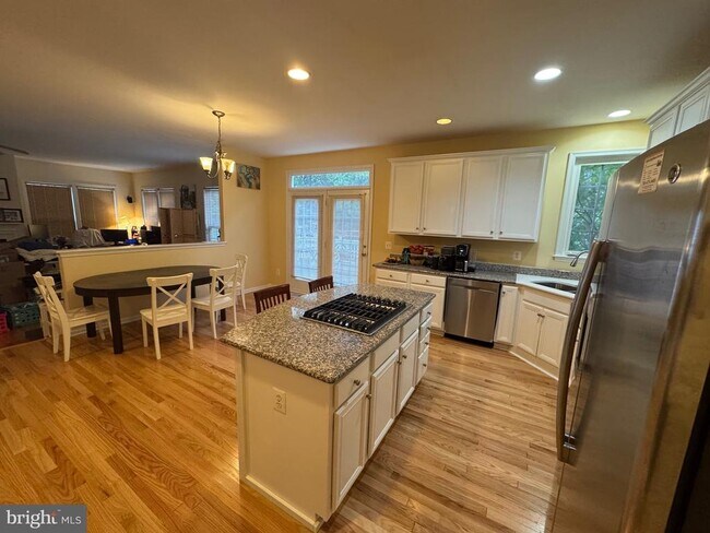 Photo - 24794 Serpentine Pl