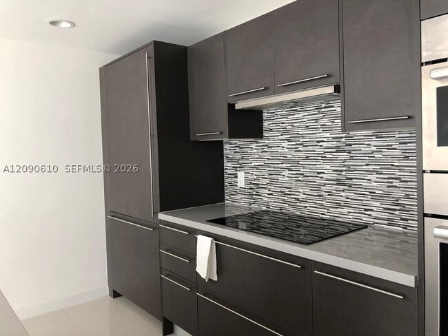 Building Photo - 7875 NW 107th Ave Unit 619