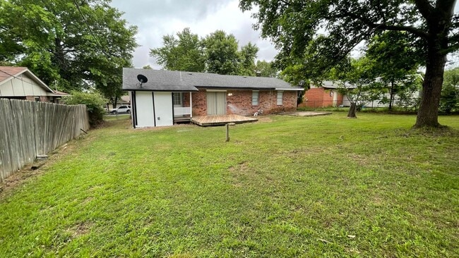 Photo - inviting & comfortable3 Bed 1 Bath House