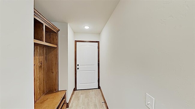 Photo - 404 Charles Ct