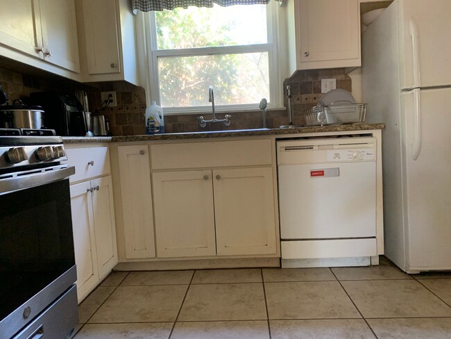 Photo - Classic Chico 4 bedroom/2 bath