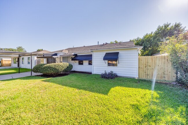 Photo - 1304 Pugh Dr