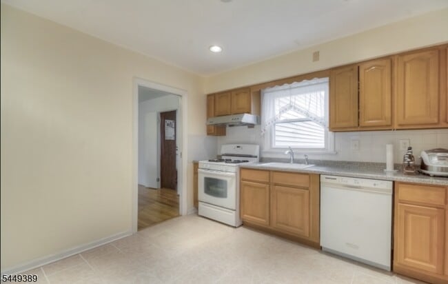 6 Glannon Rd