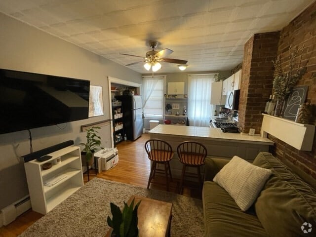 Building Photo - 66 Russell St Unit A Rental