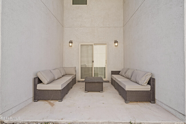 Photo - 4524 McBee Ct