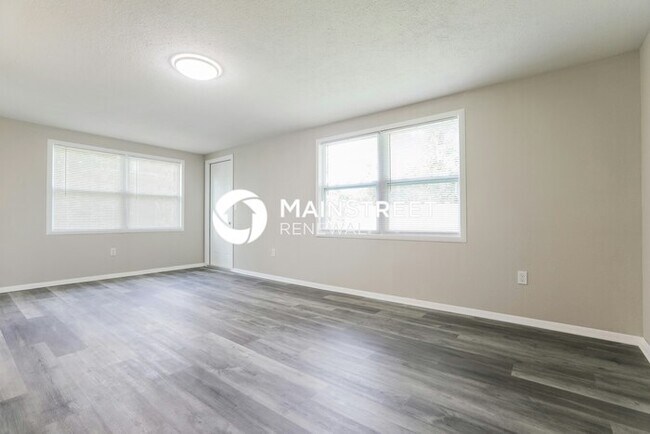 Photo - 3 Bedroom Pet-Friendly Home in Sarasota, FL with Main Street Renewal