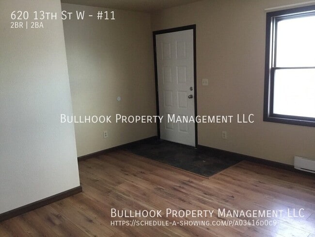 Photo - 620 13th St W