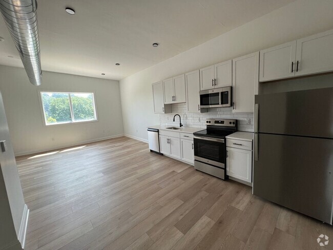 Building Photo - Amazing VIEWS! - Available May 15th Unit 123 #11 Rental
