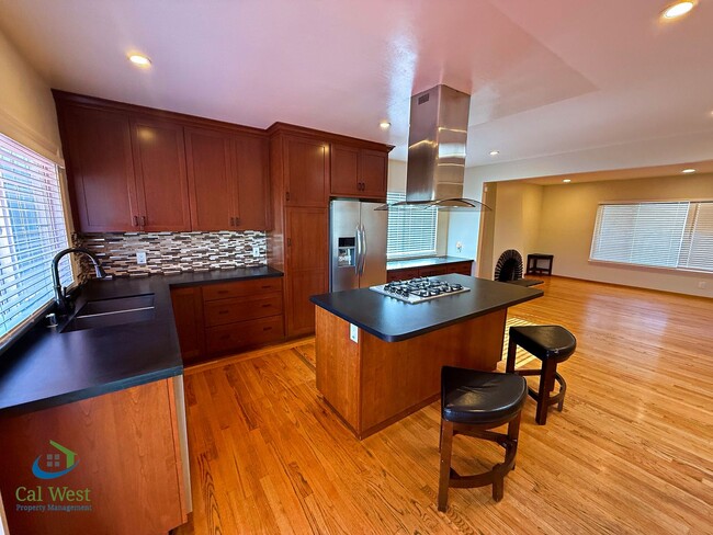 Building Photo - $5295 - 4 Bed/2 Bath Remodeled Home in Santa Clara