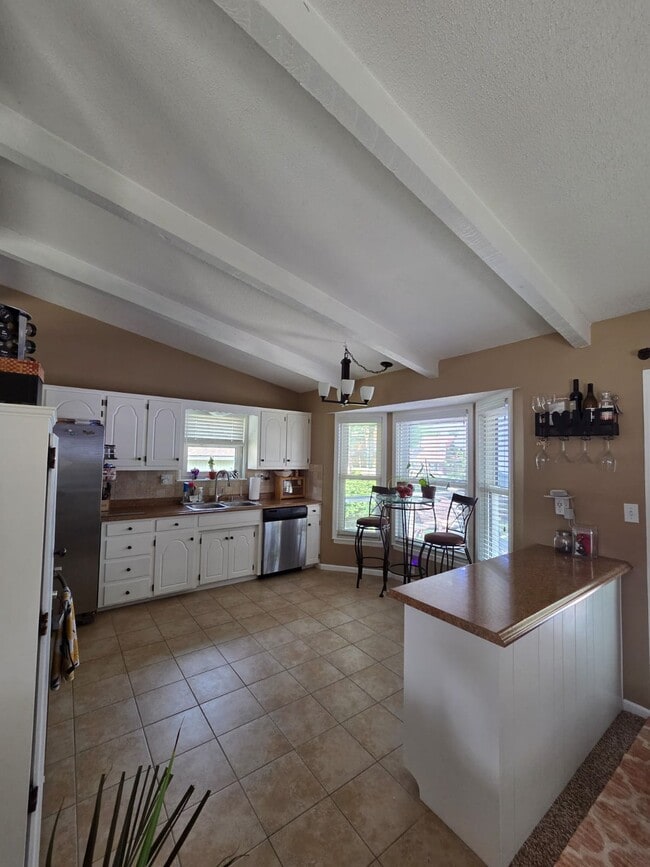 18706 E 28 St S, Independence, MO 64057