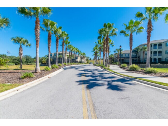 Photo - 5984 Summerhill - 3 beds unit with elevato... House