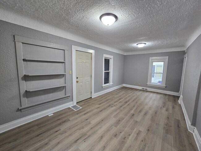 Photo - 642 Dawson St