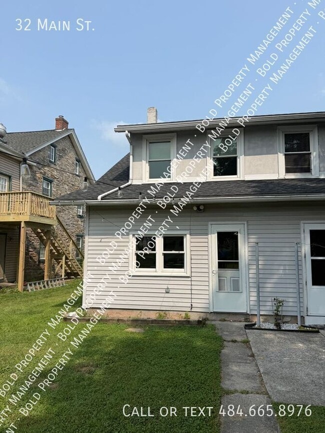 Photo - 32 E Main St